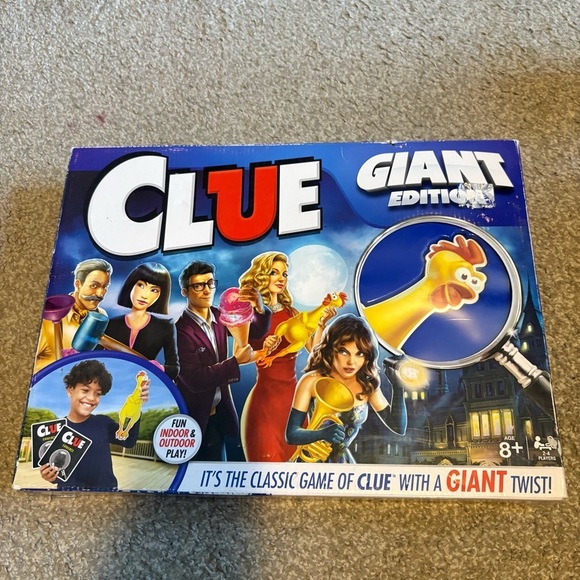 Hasbro Clue Giant Game Edition Outdoors NEW Murder Mystery - Picture 1 of 4